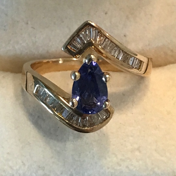 Tanzanite & Diamond Ring 14K. gold Size 7 - Picture 11 of 15
